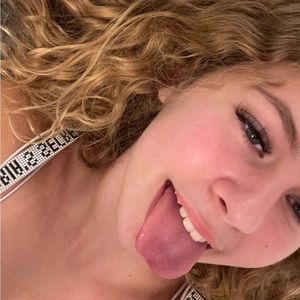 Meet your Posher, Skyla